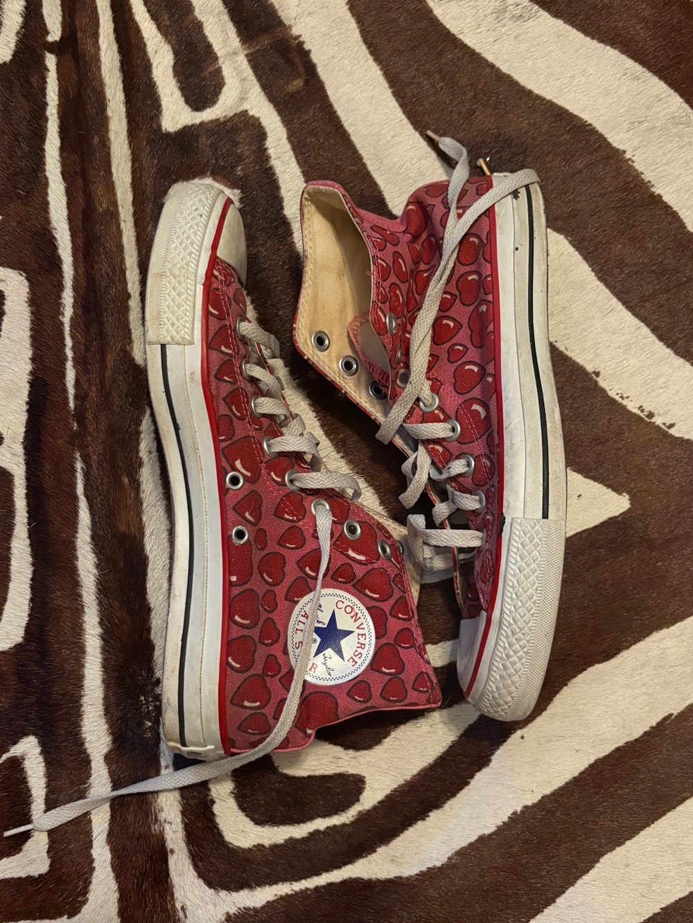 Limited edition Valentine’s Day converse - Picture 2 of 4